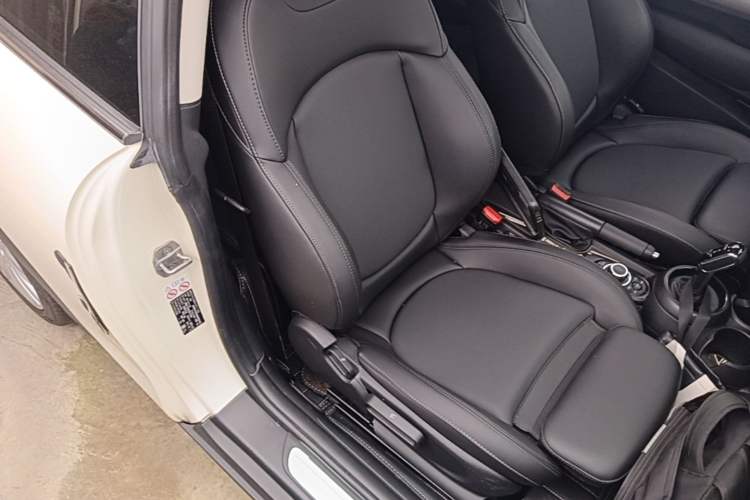 Used MINI 2022 1.5T COOPER Classic Edition Right Front Seat