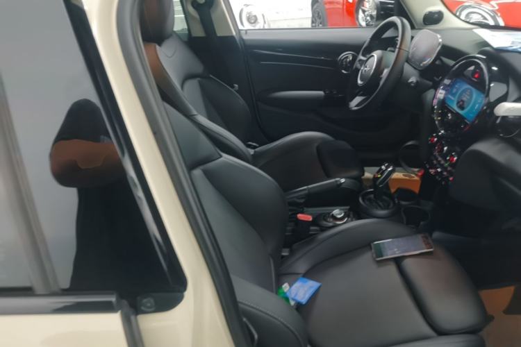Used MINI 2022 Updated 1.5T COOPER Classic Edition Five-Door Version Right Front Seat