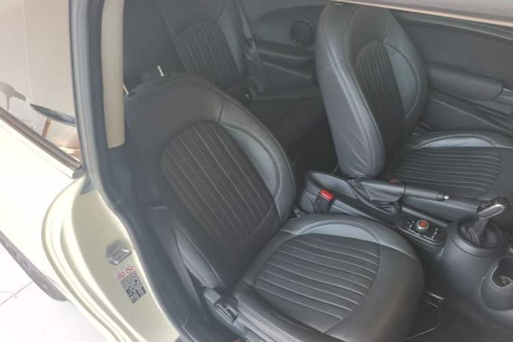 Used MINI 2022 Updated 1.5T ONE Right Front Seat