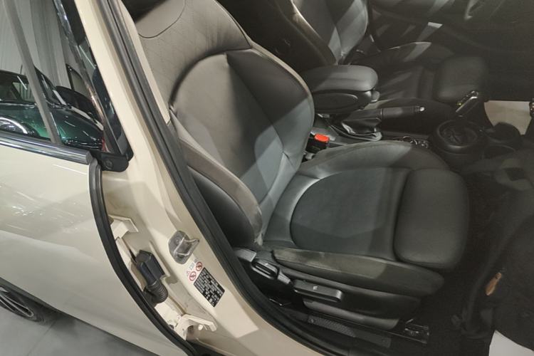 Used MINI 2022 1.5T COOPER Artist Five-Door Edition Right Front Seat
