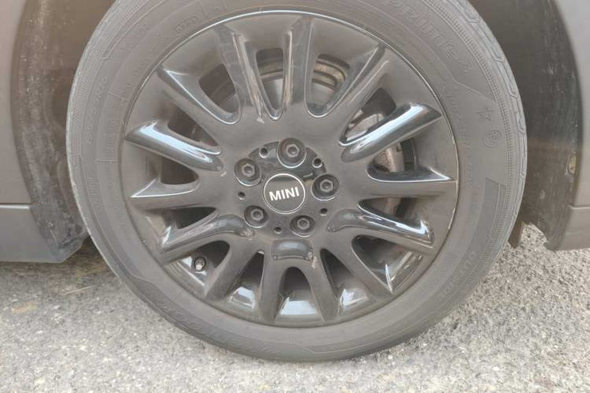 Used MINI 2022 Updated 1.5T ONE Right Front Wheel Hub
