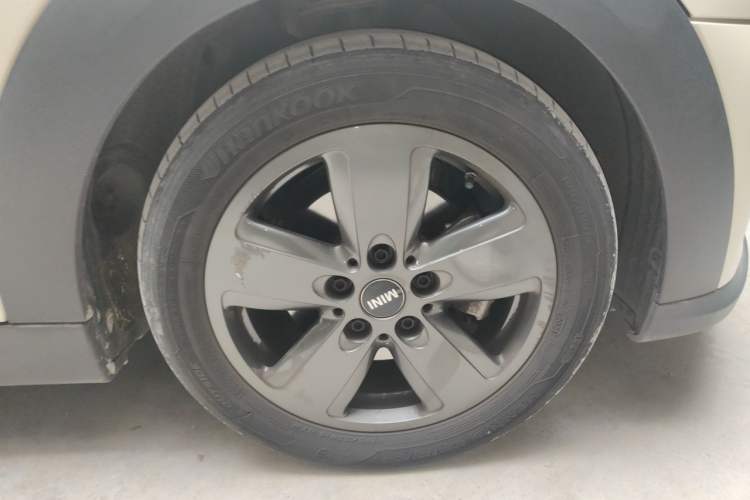 Used MINI 2022 Updated 1.5T ONE Right Front Wheel Hub