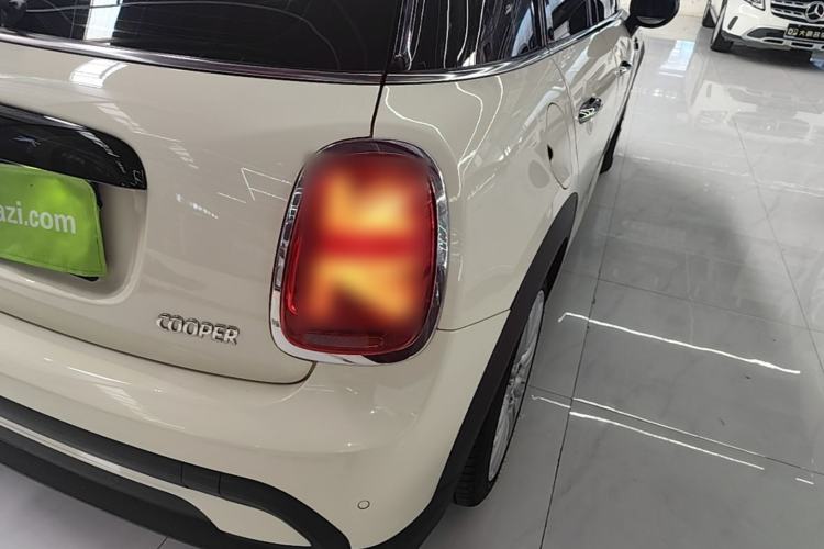 Used MINI 2022 Updated 1.5T COOPER Classic Edition Five-Door Version Right Rear Taillight