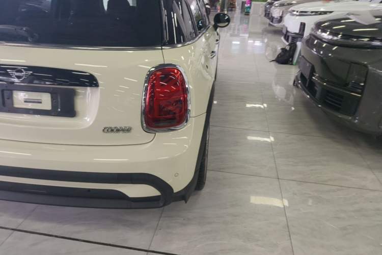 Used MINI 2022 1.5T COOPER Classic Edition Five-Door Version Right Rear Taillight