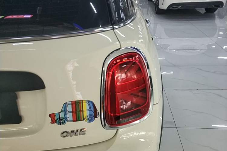 Used MINI 2022 1.5T ONE Five-Door PLUS Right Rear Taillight