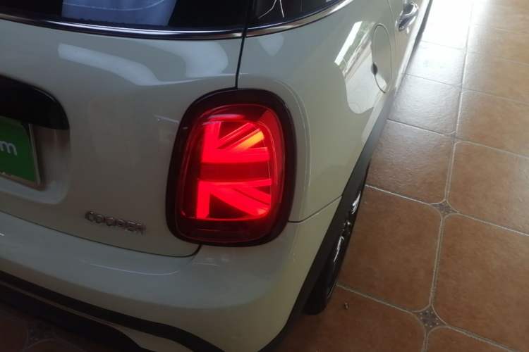 Used MINI 2022 1.5T COOPER Classic Edition Five-Door Version Right Rear Taillight