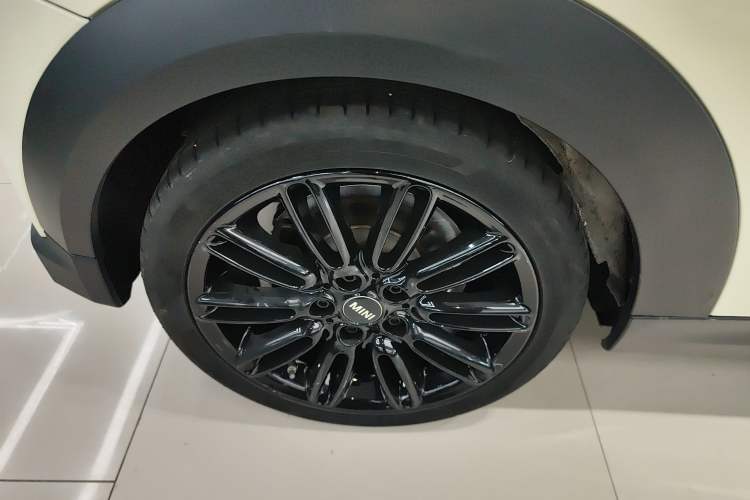Used MINI 2022 1.5T COOPER Artist Right Rear Wheel Hub