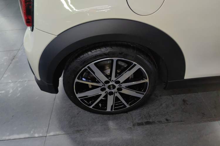 Used MINI 2022 Updated 1.5T COOPER Artist Right Rear Wheel Hub