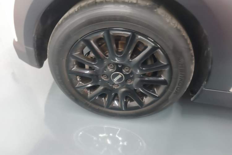 Used MINI 2022 1.5T ONE Right Rear Wheel Hub