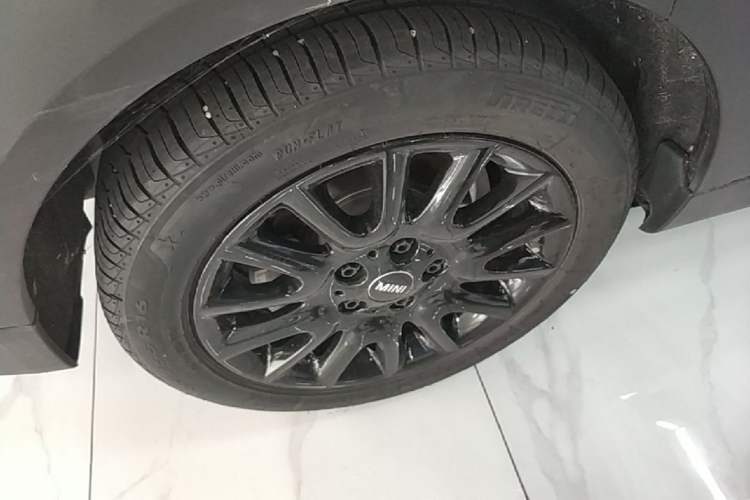 Used MINI 2022 1.5T ONE Five-Door PLUS Right Rear Wheel Hub