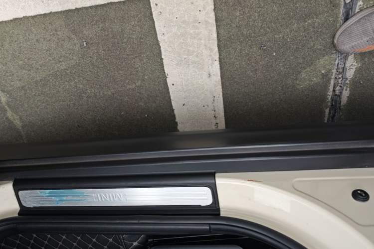 Used MINI 2022 Updated 1.5T ONE Five-Door PLUS Edition Right Side Sill