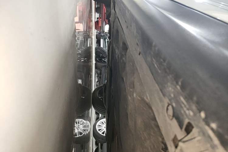 Used MINI 2022 Updated 1.5T COOPER Artist Five-Door Edition Right Side Sill