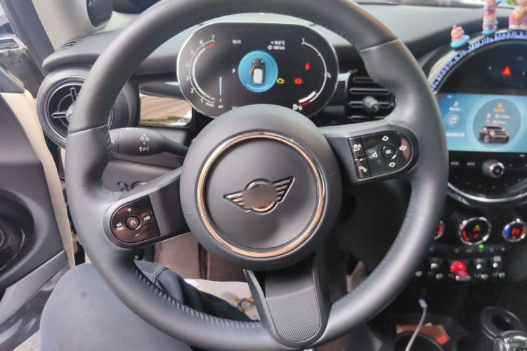 Used MINI 2022 Updated 1.5T COOPER Artist Steering Wheel