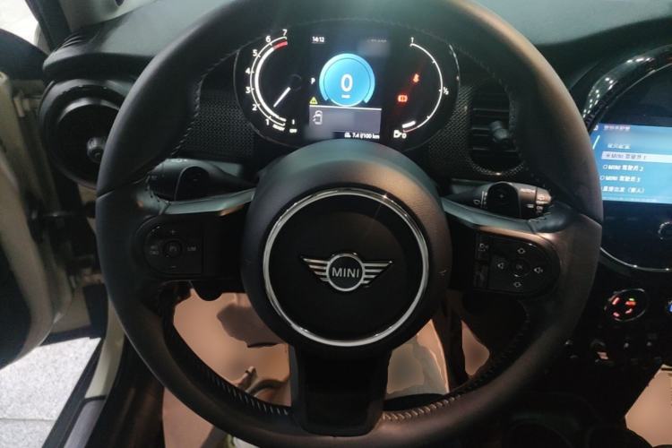 Used MINI 2022 2.0T COOPER S Classic Edition Five-Door Version Steering Wheel