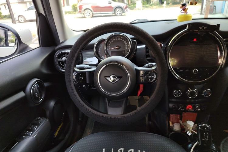 Used MINI 2022 Updated 1.5T ONE Five-Door PLUS Edition Steering Wheel