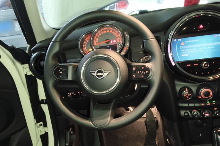 Used MINI 2022 1.5T ONE Five-Door PLUS Steering Wheel