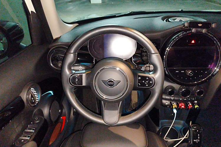 Used MINI 2022 1.5T COOPER Classic Edition Five-Door Version Steering Wheel