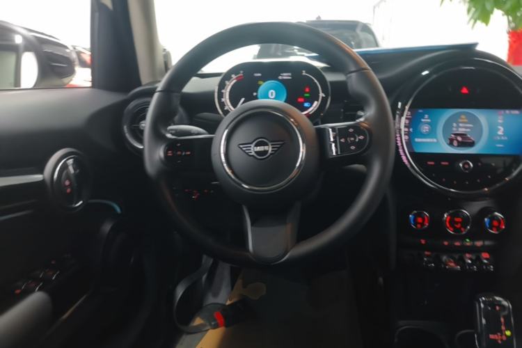 Used MINI 2022 Updated 1.5T COOPER Classic Edition Five-Door Version Steering Wheel