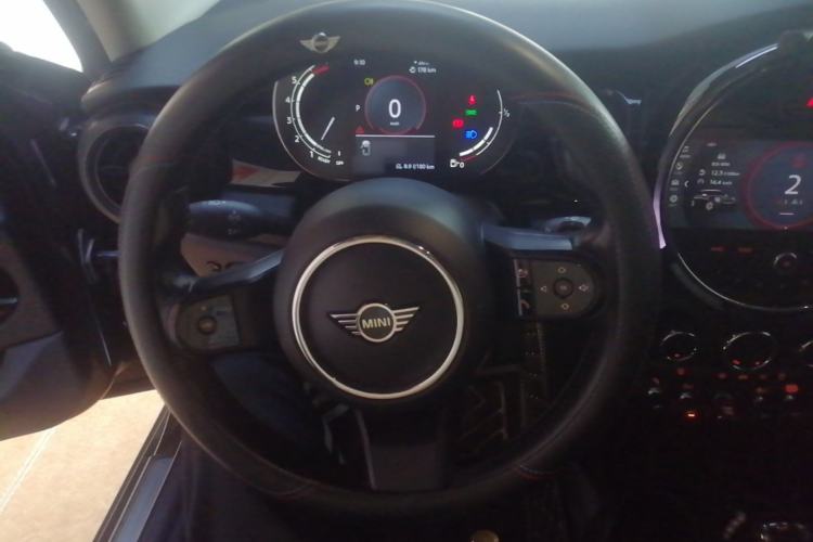 Used MINI 2022 1.5T COOPER Classic Edition Five-Door Version Steering Wheel
