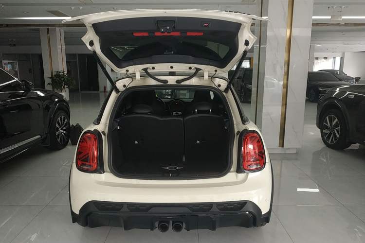 Used MINI 2022 2.0T COOPER S Racing Driver Trunk