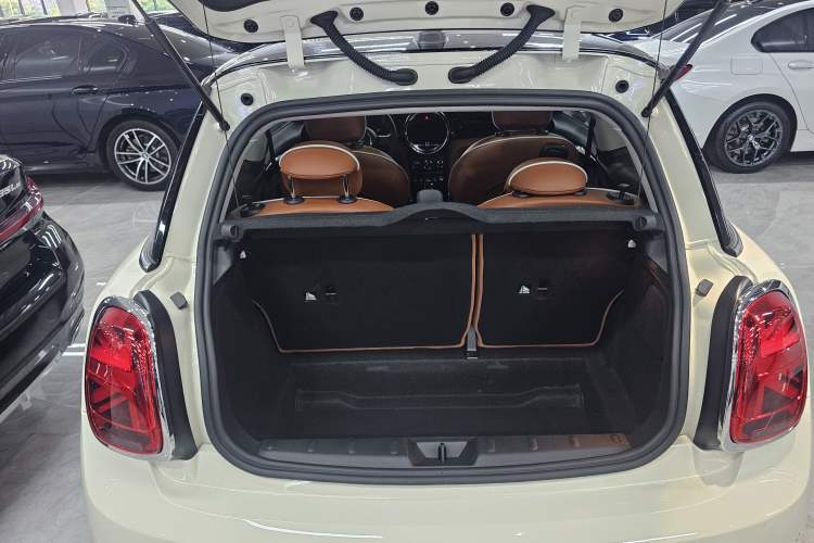 Used MINI 2022 Updated 1.5T COOPER Artist Trunk
