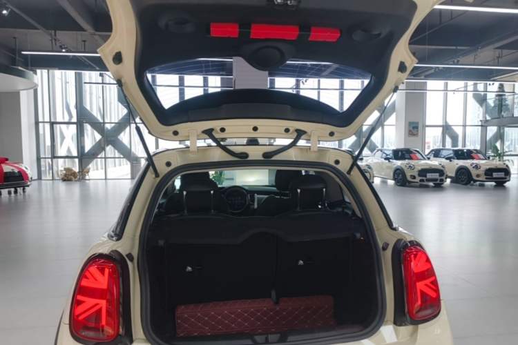 Used MINI 2022 1.5T COOPER Classic Edition Trunk