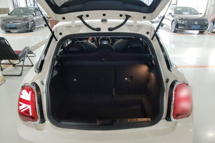 Used MINI 2022 Updated 1.5T ONE Five-Door PLUS Edition Trunk