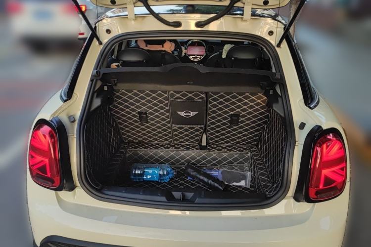 Used MINI 2022 Updated 2.0T COOPER S Classic Edition Five-Door Version Trunk