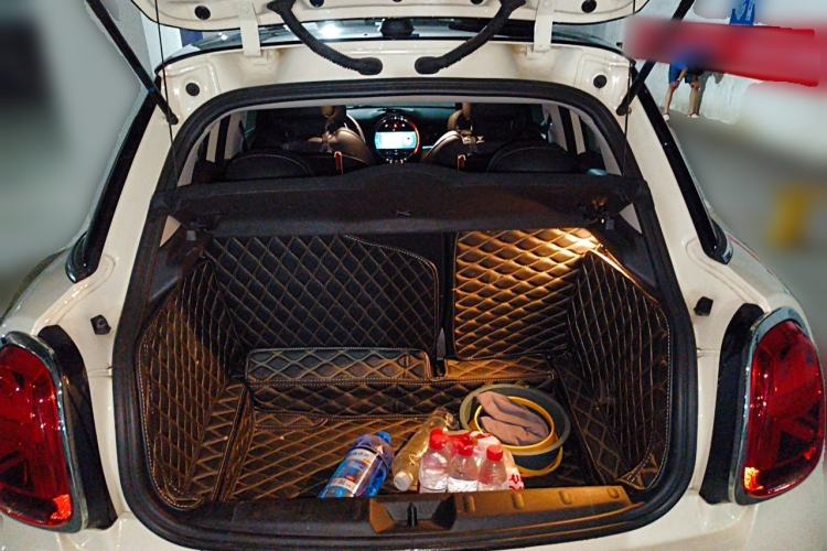 Used MINI 2022 1.5T COOPER Classic Edition Five-Door Version Trunk