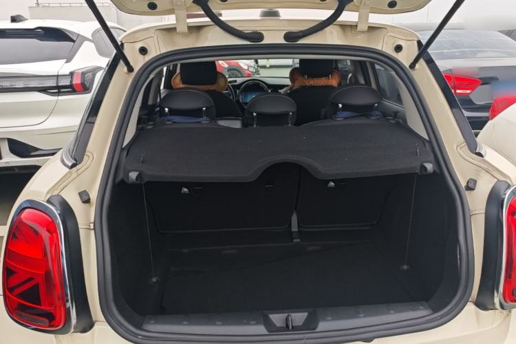 Used MINI 2022 Updated 1.5T ONE Five-Door PLUS Edition Trunk