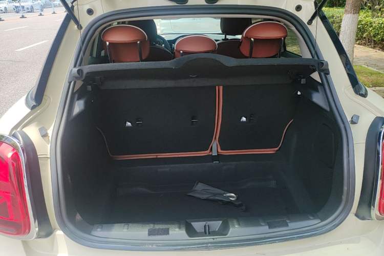 Used MINI 2022 1.5T COOPER Five-Door Edition The Coopers Commemorative Version Trunk