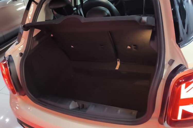 Used MINI 2022 1.5T ONE Five-Door PLUS Trunk