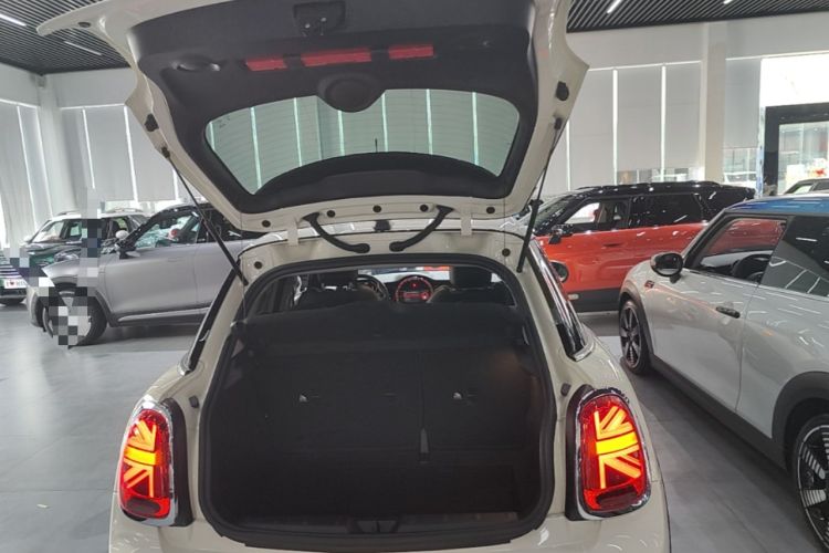 Used MINI 2022 1.5T COOPER Artist Five-Door Edition Trunk