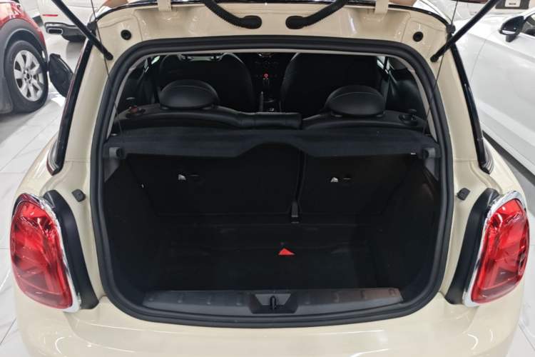 Used MINI 2022 1.5T COOPER Classic Edition Trunk