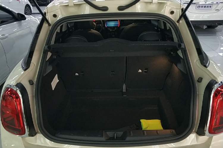 Used MINI 2022 1.5T ONE Five-Door PLUS Trunk