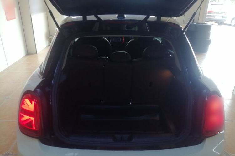 Used MINI 2022 1.5T COOPER Classic Edition Five-Door Version Trunk
