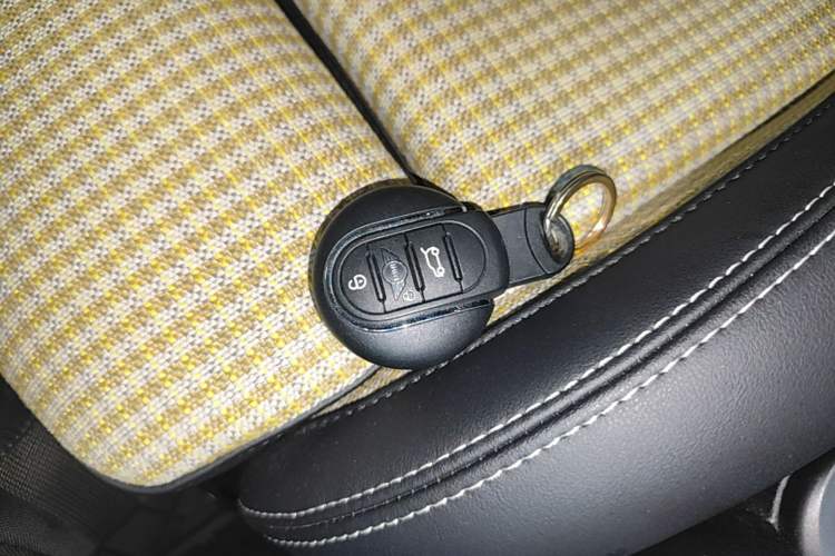 Used MINI 2022 Updated 1.5T COOPER Classic Edition Five-Door Version Vehicle Key