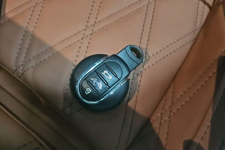 Used MINI 2022 Updated 1.5T COOPER Artist Vehicle Key