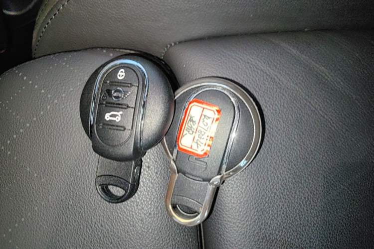 Used MINI 2022 1.5T COOPER Artist Vehicle Key
