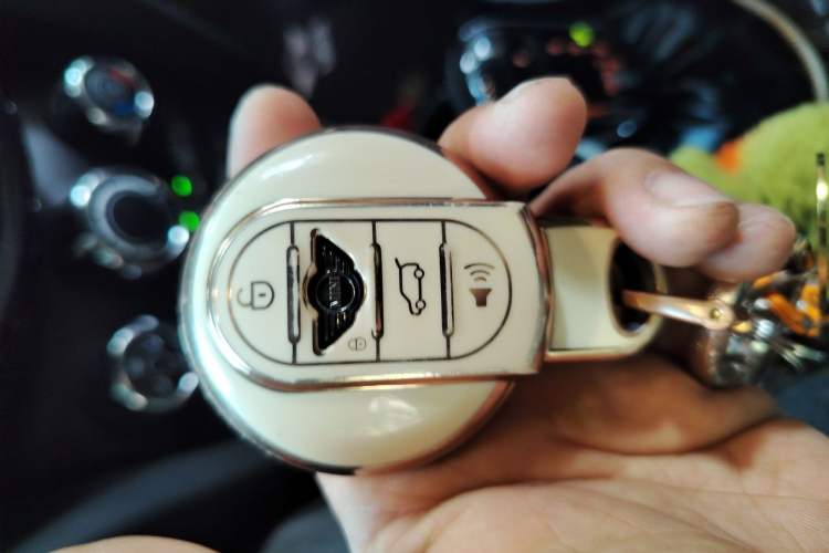 Used MINI 2022 Updated 1.5T ONE Five-Door PLUS Edition Vehicle Key