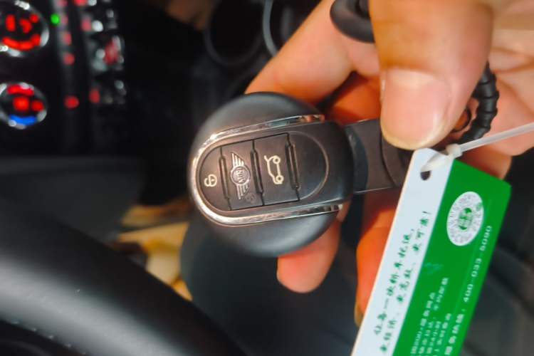 Used MINI 2022 Updated 1.5T COOPER Classic Edition Five-Door Version Vehicle Key