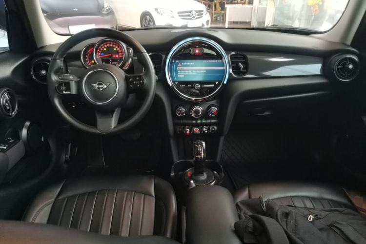 Used MINI 2022 1.5T ONE Five-Door PLUS Center Console