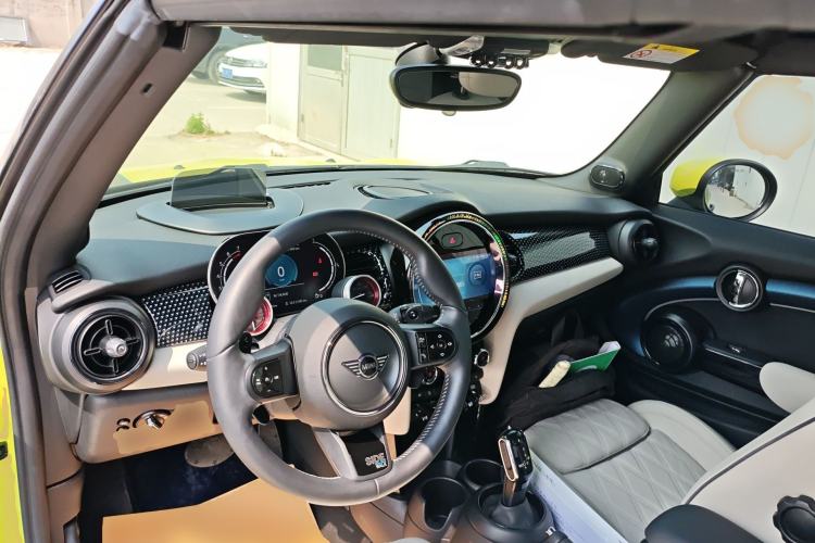 Used MINI 2022 2.0T COOPER S CABRIO Sidewalk Center Console