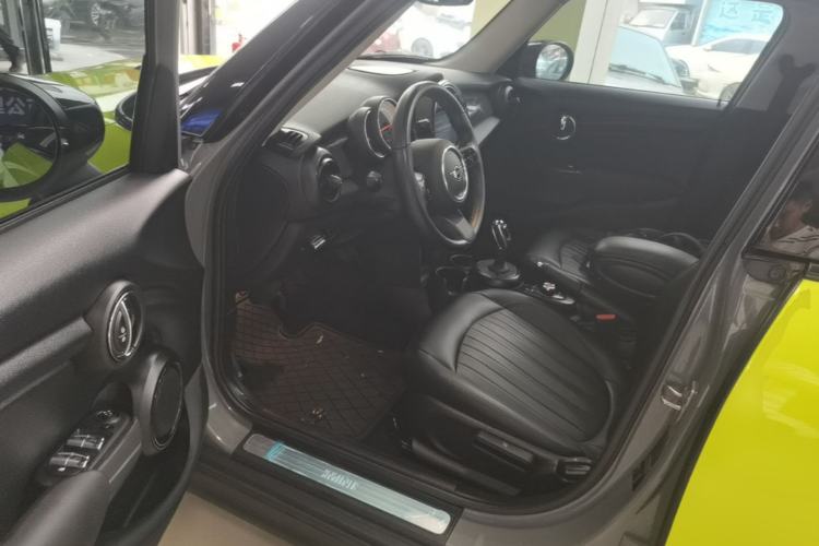 Used MINI 2022 1.5T ONE Five-Door PLUS Driver Seat