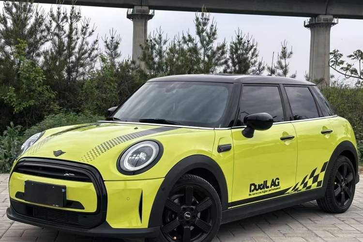 Used MINI 2022 Updated 1.5T COOPER Classic Edition Five-Door Version Exterior 4