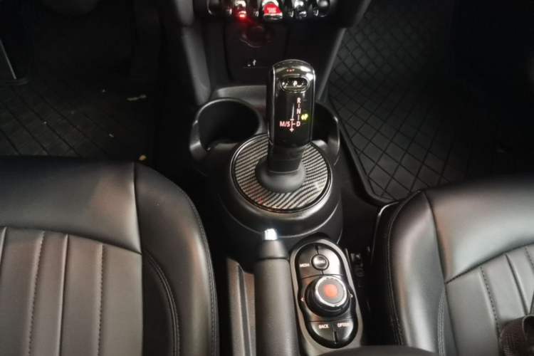 Used MINI 2022 1.5T ONE Five-Door PLUS Gear Lever