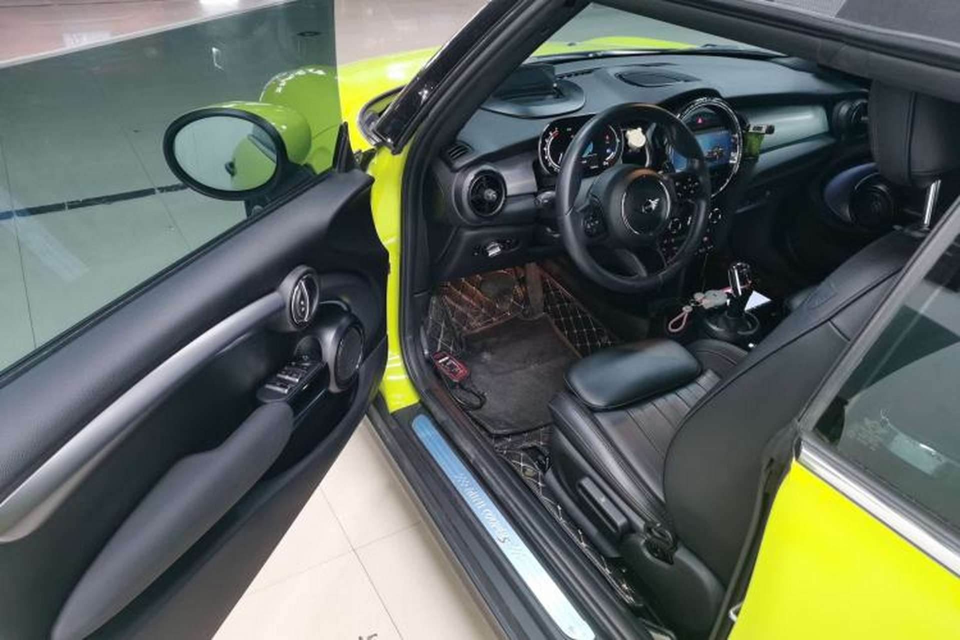 Used MINI 2022 2.0T COOPER S CABRIO Artist Interior 3
