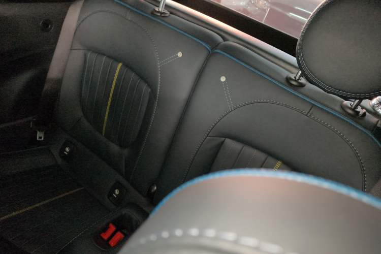 Used MINI 2022 2.0T COOPER S CABRIO Sidewalk Interior 4