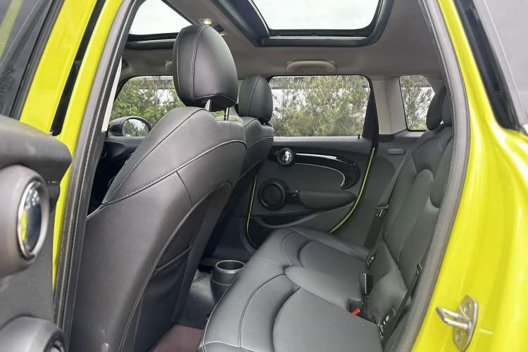 Used MINI 2022 Updated 1.5T COOPER Classic Edition Five-Door Version Interior 5
