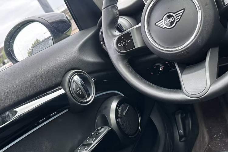 Used MINI 2022 Updated 1.5T COOPER Classic Edition Five-Door Version Interior 6